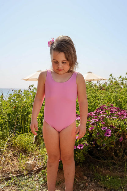 Rêve de Rive One-Piece Enfant Swimsuit with Adorable Back Bow Detail